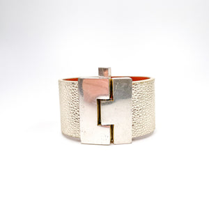 Silver Metallic Bubble-effect Leather Wide Jigsaw Cuff