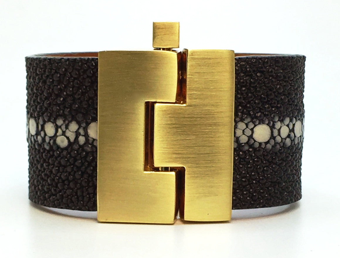 Wide Black Multi-Spine Stingray Jigsaw Cuff